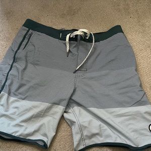Vuori Cruise boardshorts